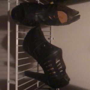 Pink and Pepper Black Shoes